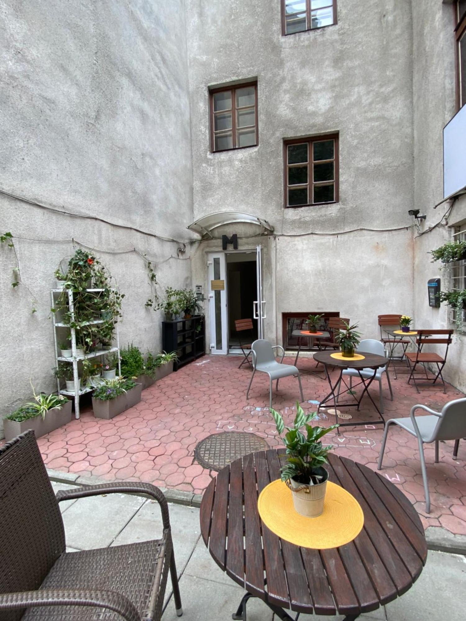 Art Inn Space Krasków Exterior foto